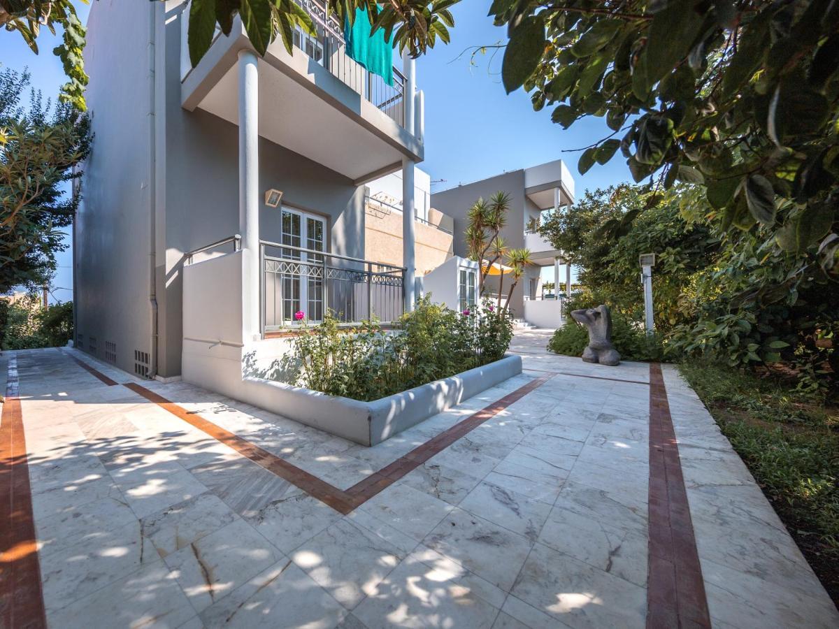 Manias Aparthotel Agia Marina