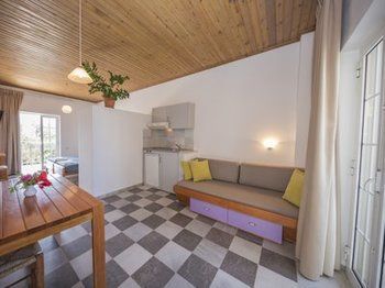 Manias Aparthotel Agia Marina